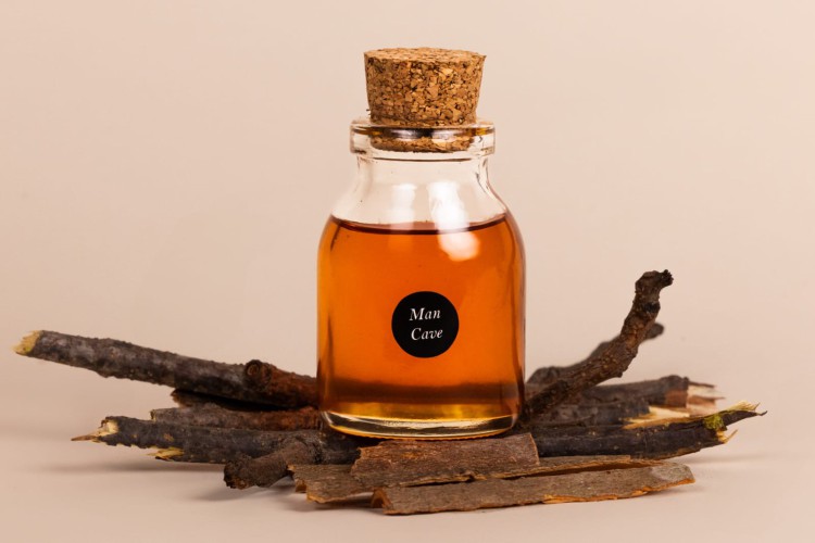 Man Cave Cabin Freshener with Rexine Clad Wooden Cabin Carrier